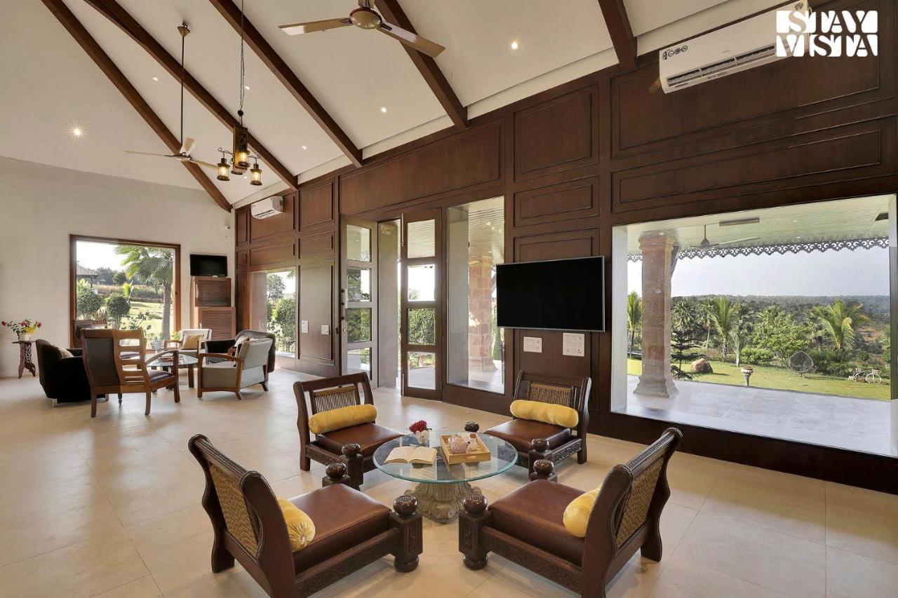 Stayvista'S Lakeside Whispers - Lake & Mountain-View Villa With Lawn & Indoor-Outdoor Games Nagpur Exterior photo